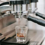Orange freshpresso, czyli kawa z sokiem pomarańczowym. Jak ją zrobić?
