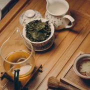 Gongfu cha - sztuka parzenia herbaty. Czym jest? Jaki zestaw do gongfu cha jest niezbędny?