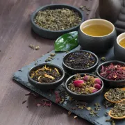 Pu-erh: Co to za herbata? Rodzaje, właściwości i parzenie