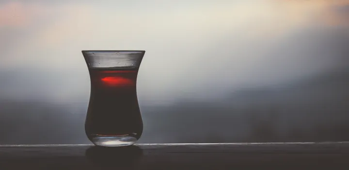 Lapsang souchong - wędzona herbata czarna. Czym jest i jak ją zaparzać?